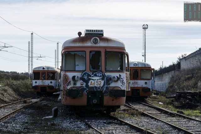 Mungivacca, l� dove giacciono 41 treni abbandonati: � il "cimitero dei rotabili"